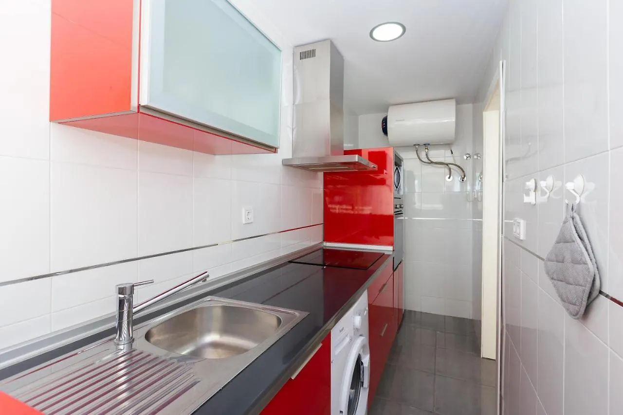 New Modern 2-Bedroom Appartment 토레몰리노스 아파트